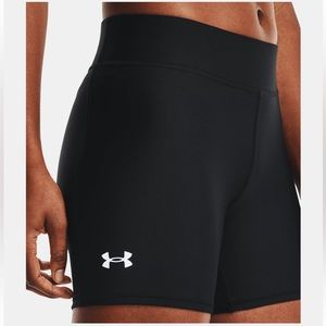 Women's HeatGear® Mid-Rise Middy Shorts